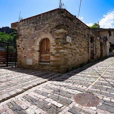 Castlefront Villa Gjirokastër Eksteriør billede