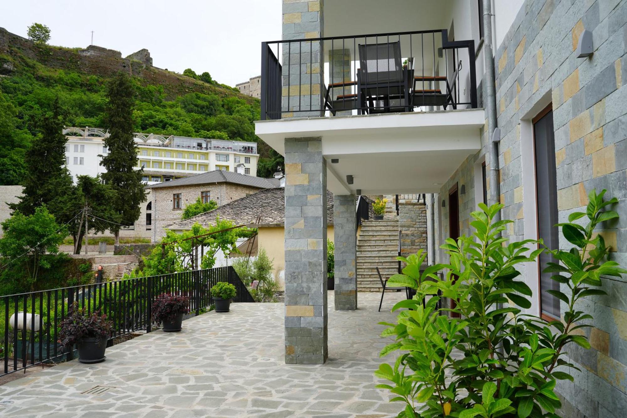 Castlefront Villa Gjirokastër Eksteriør billede