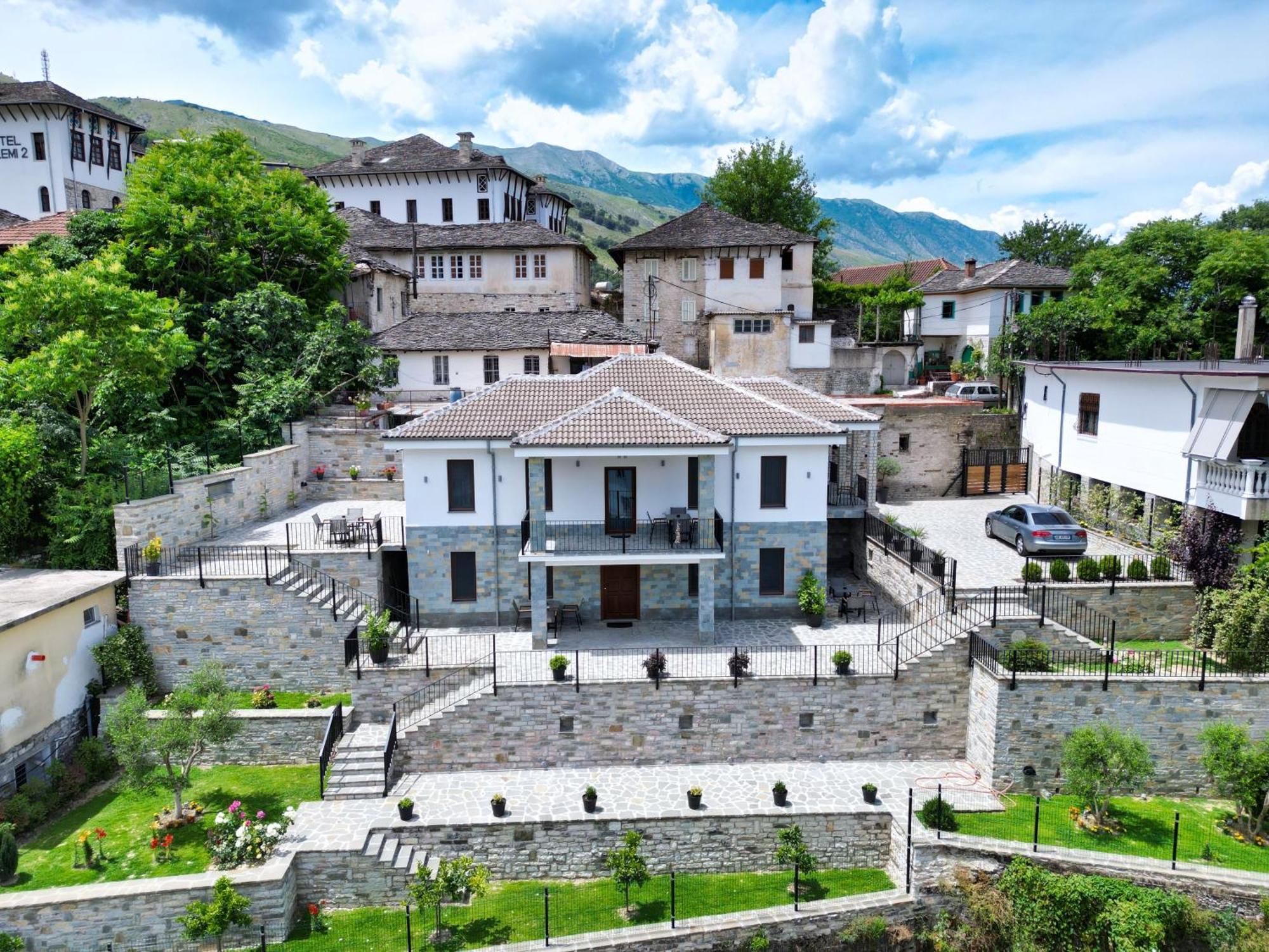 Castlefront Villa Gjirokastër Eksteriør billede