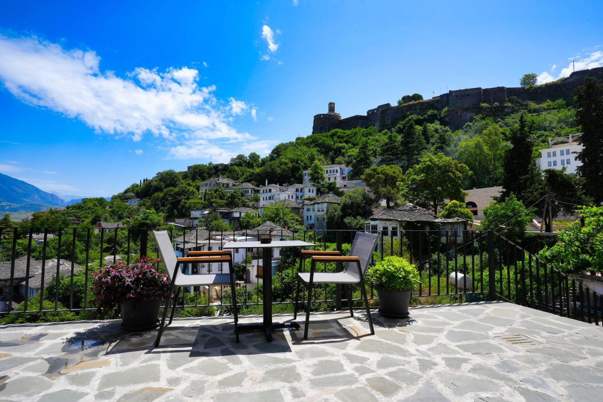 Castlefront Villa Gjirokastër Eksteriør billede
